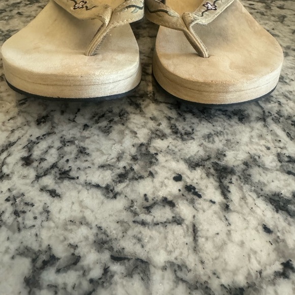 Platform Flip Flops with Embroidered Flowers Tan Women’s Size 10 GUC - Picture 6 of 12